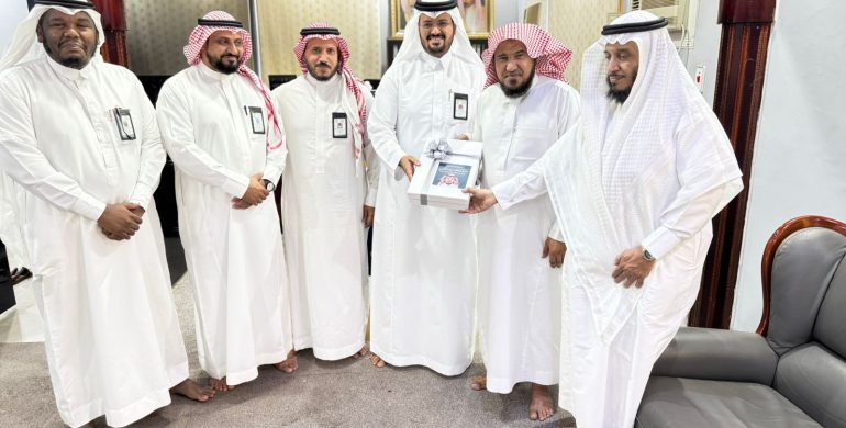 الجمعية الخيرية بالمجاردة تحتفي بيوم المدير العالمي